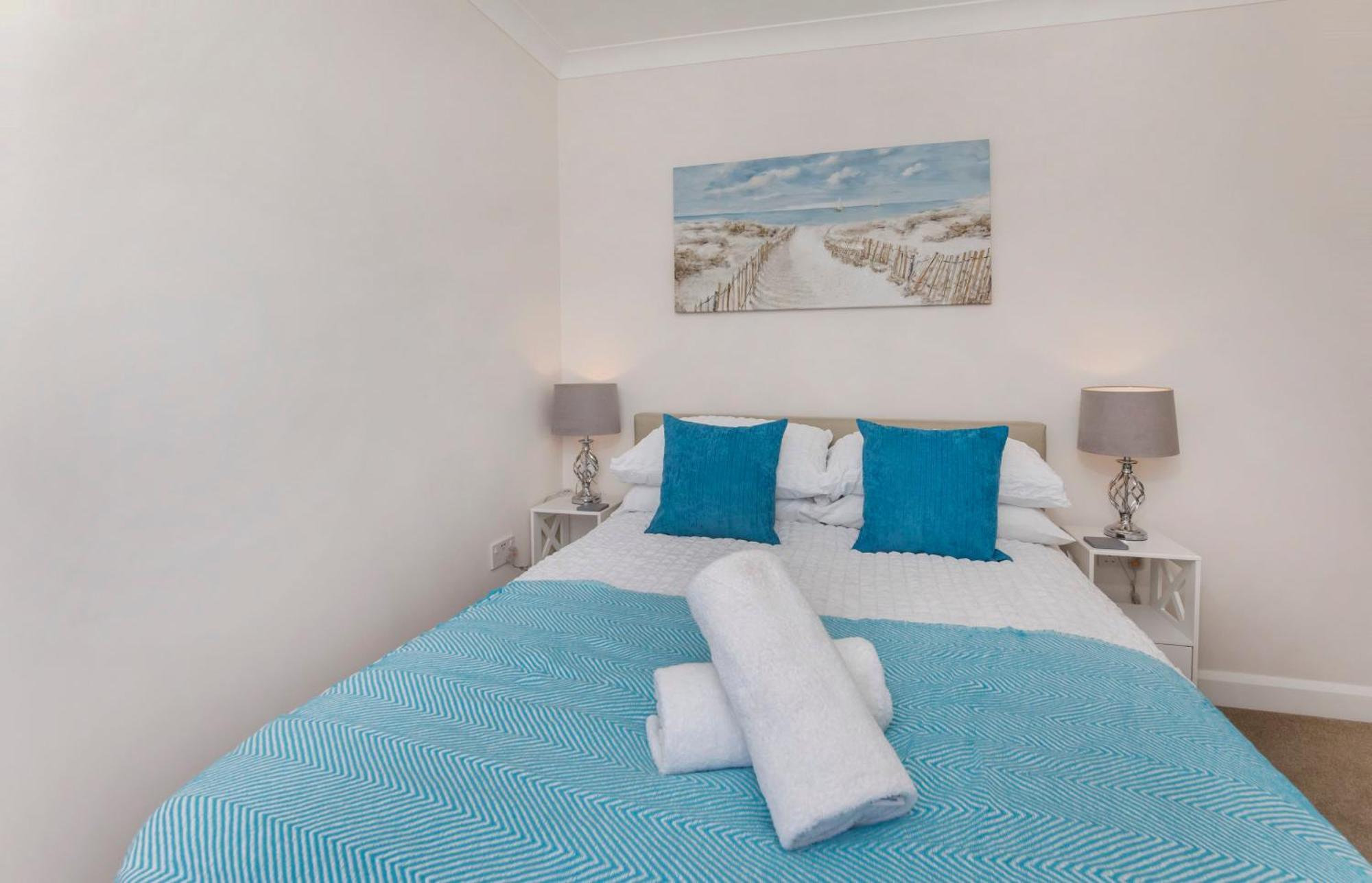 The Burton York 3 Bedroom House Sleeps 6 Экстерьер фото