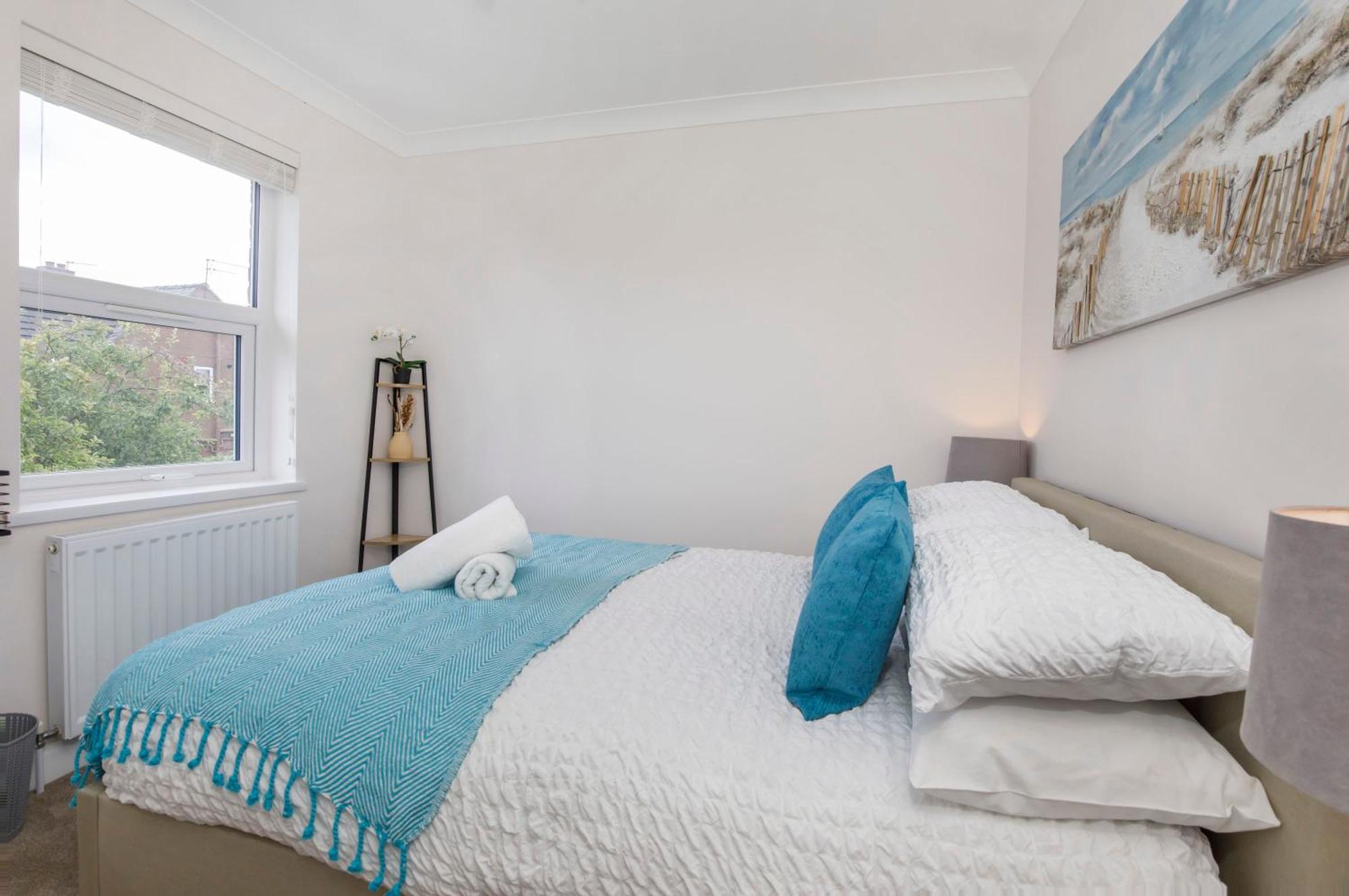 The Burton York 3 Bedroom House Sleeps 6 Экстерьер фото