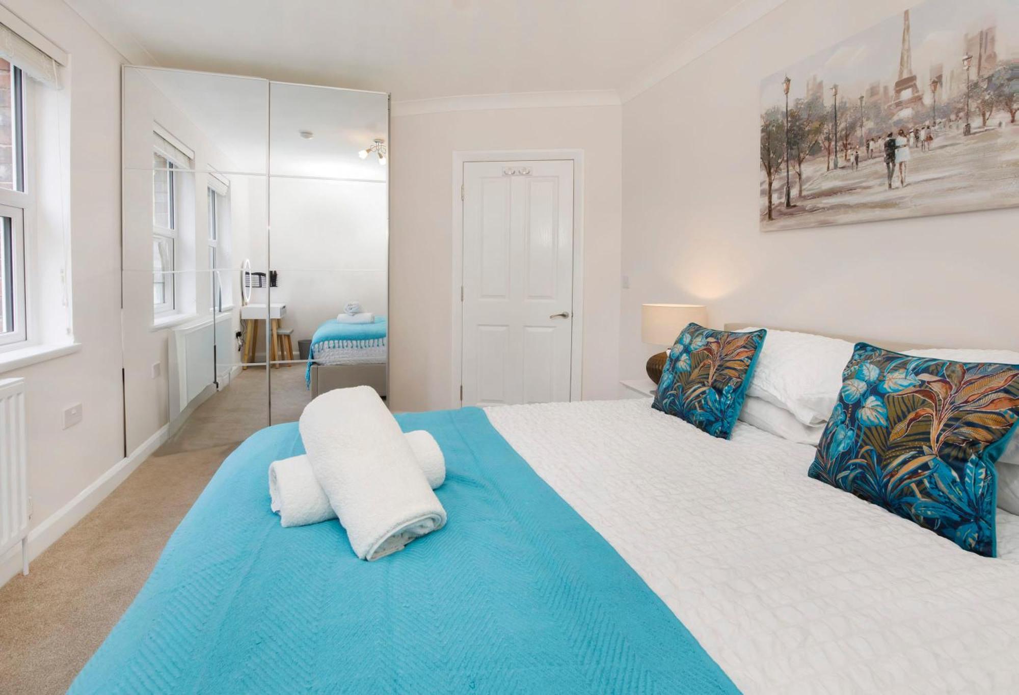 The Burton York 3 Bedroom House Sleeps 6 Экстерьер фото